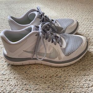 Nike Free 40 Sneakers